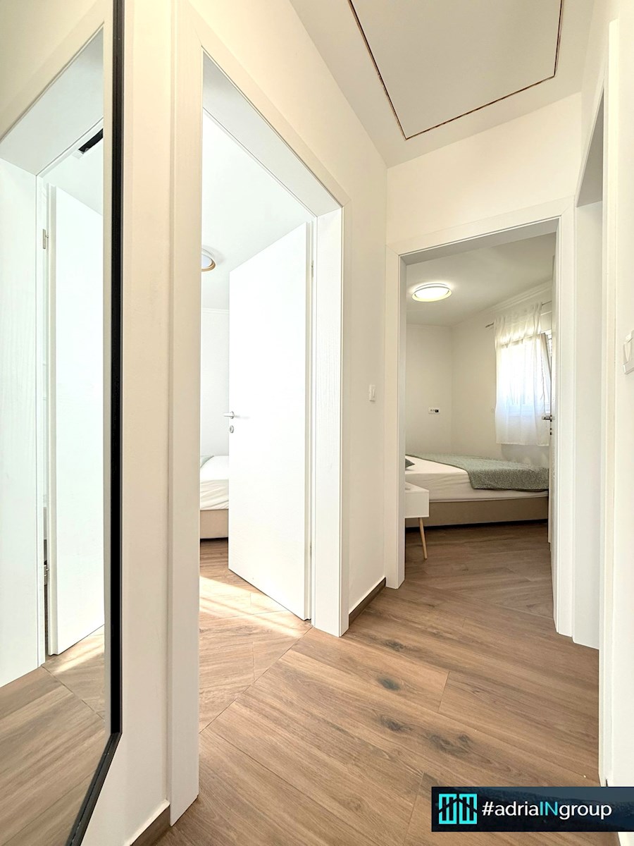 Kaštela, MEDITERANSKA HIŠA (novogradnja) INTIMA - preberite opis / VIDEO