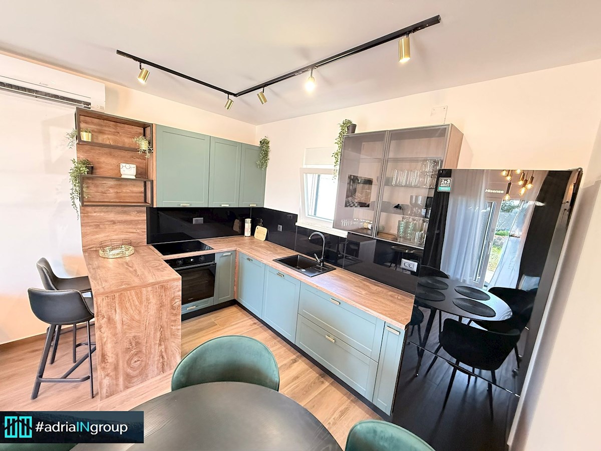 Kaštela, MEDITERANSKA HIŠA (novogradnja) INTIMA - preberite opis / VIDEO