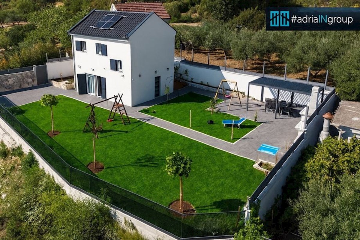 Kaštela, MEDITERANSKA HIŠA (novogradnja) INTIMA - preberite opis / VIDEO