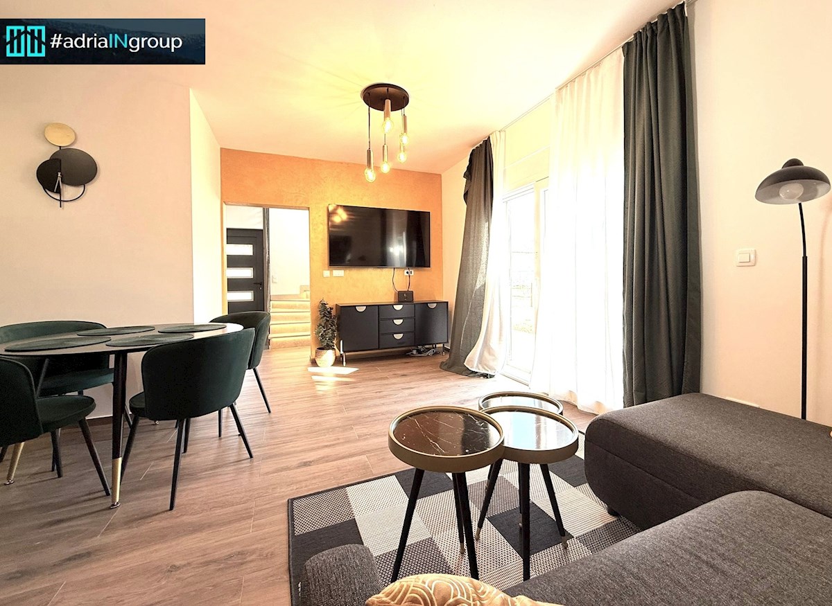 Kaštela, MEDITERANSKA HIŠA (novogradnja) INTIMA - preberite opis / VIDEO