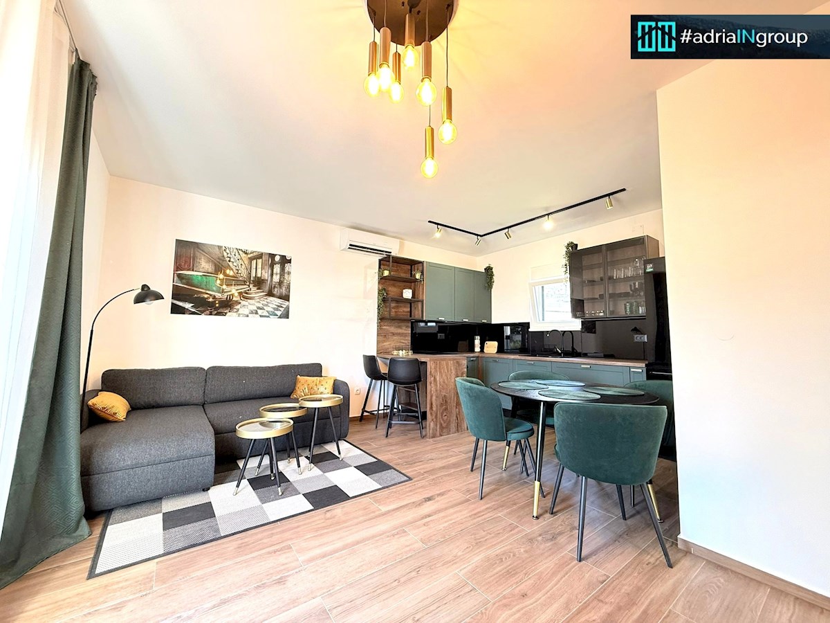 Kaštela, MEDITERANSKA HIŠA (novogradnja) INTIMA - preberite opis / VIDEO