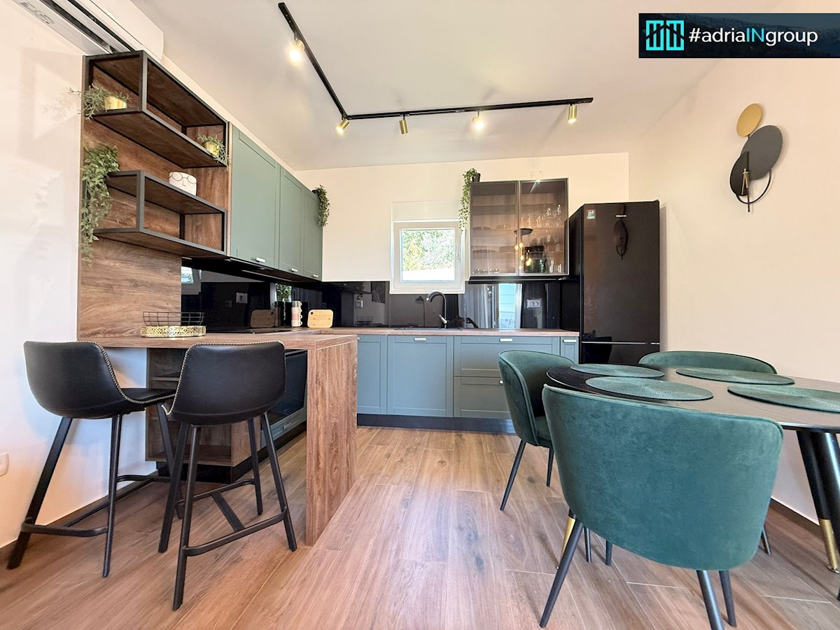 Kaštela, MEDITERANSKA HIŠA (novogradnja) INTIMA - preberite opis / VIDEO