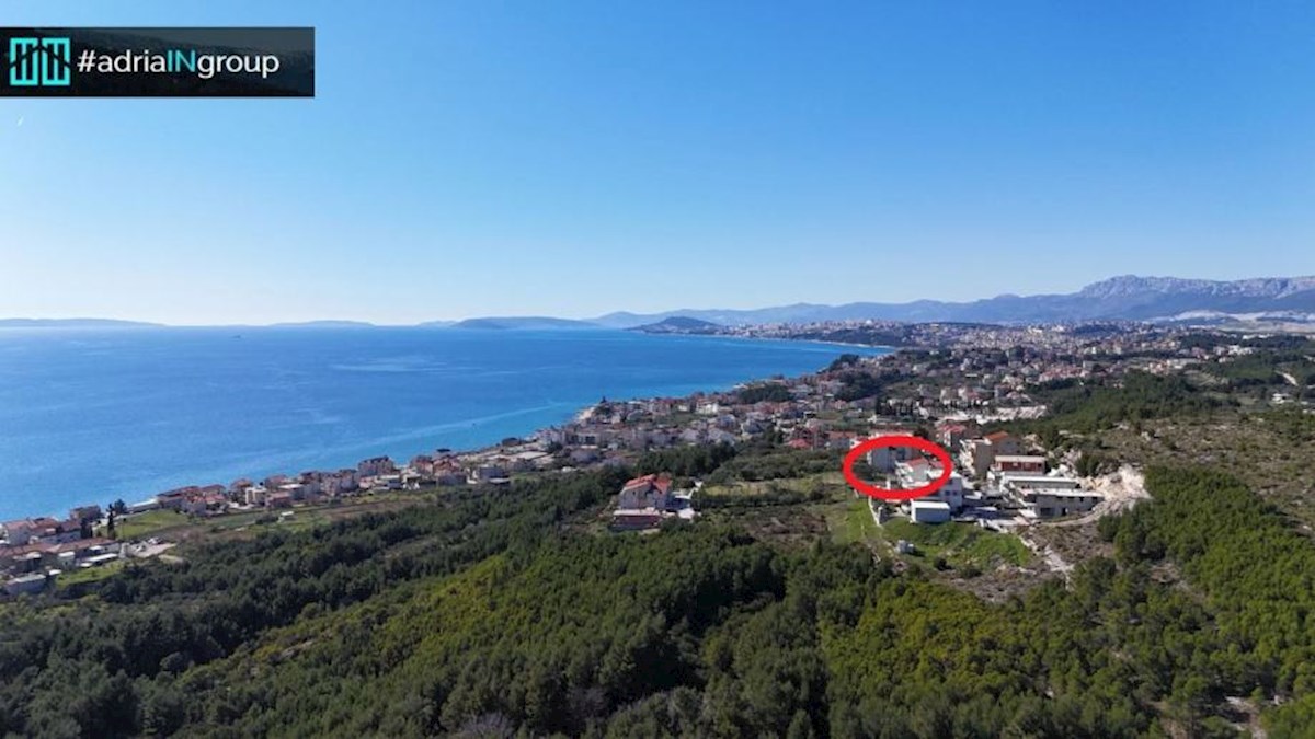 Podstrana | 3-sobno stanovanje 120 m² - strešna terasa, razgled, parkirišče