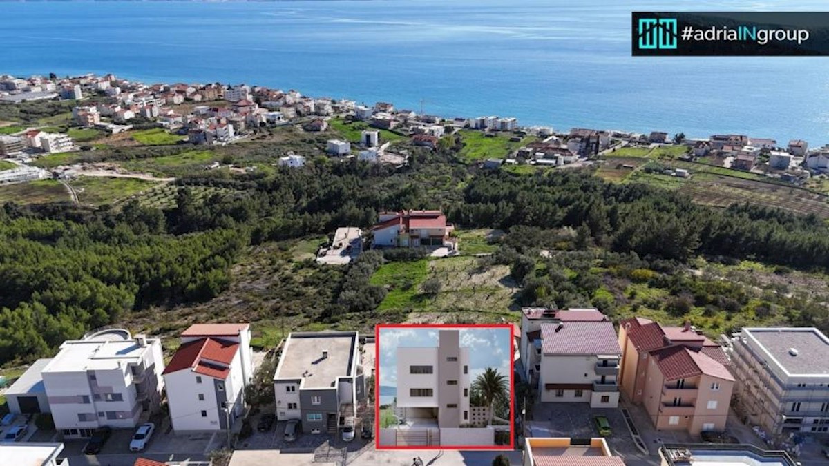 Podstrana | 3-sobno stanovanje 120 m² - strešna terasa, razgled, parkirišče