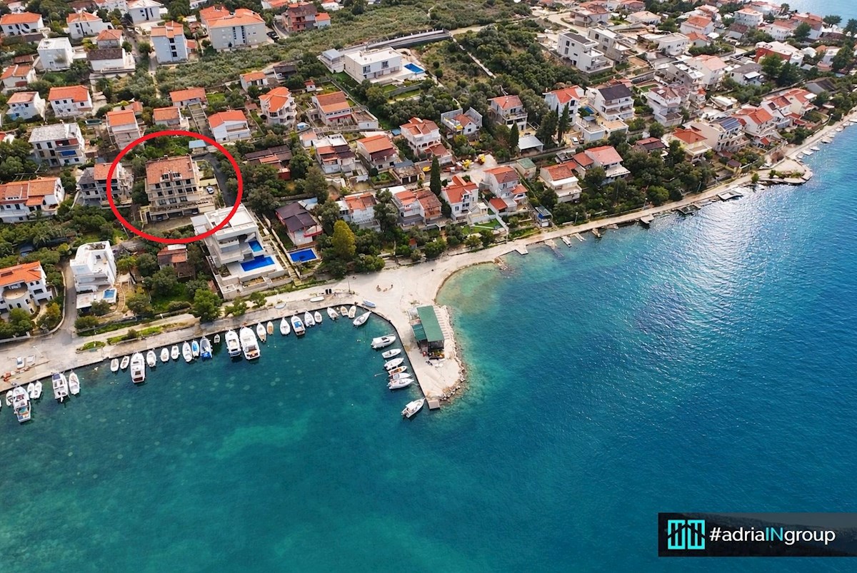 INVESTICIJSKA PRILOŽNOST – MINI HOTEL ALI APARTMAJI V DRUGI VRSTI OD MORJA