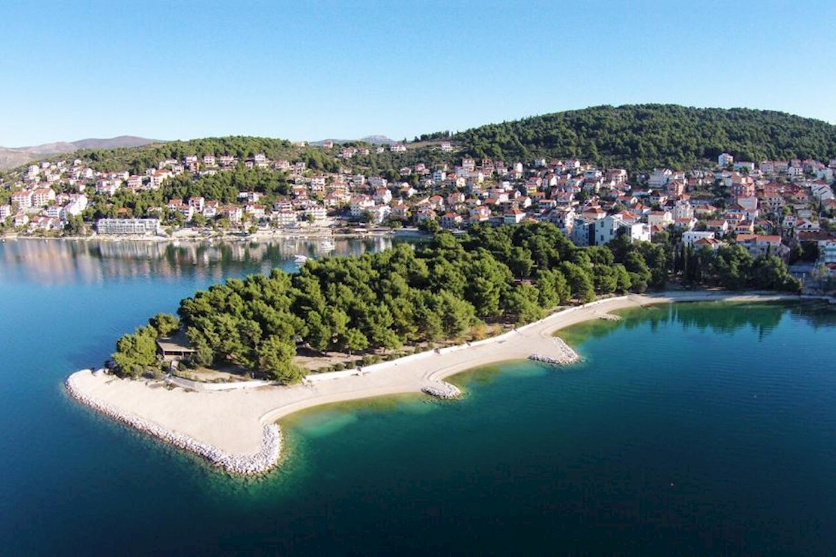 Luksuzna vila s pogledom na morje - Trogir, Čiovo / video - preberi opis