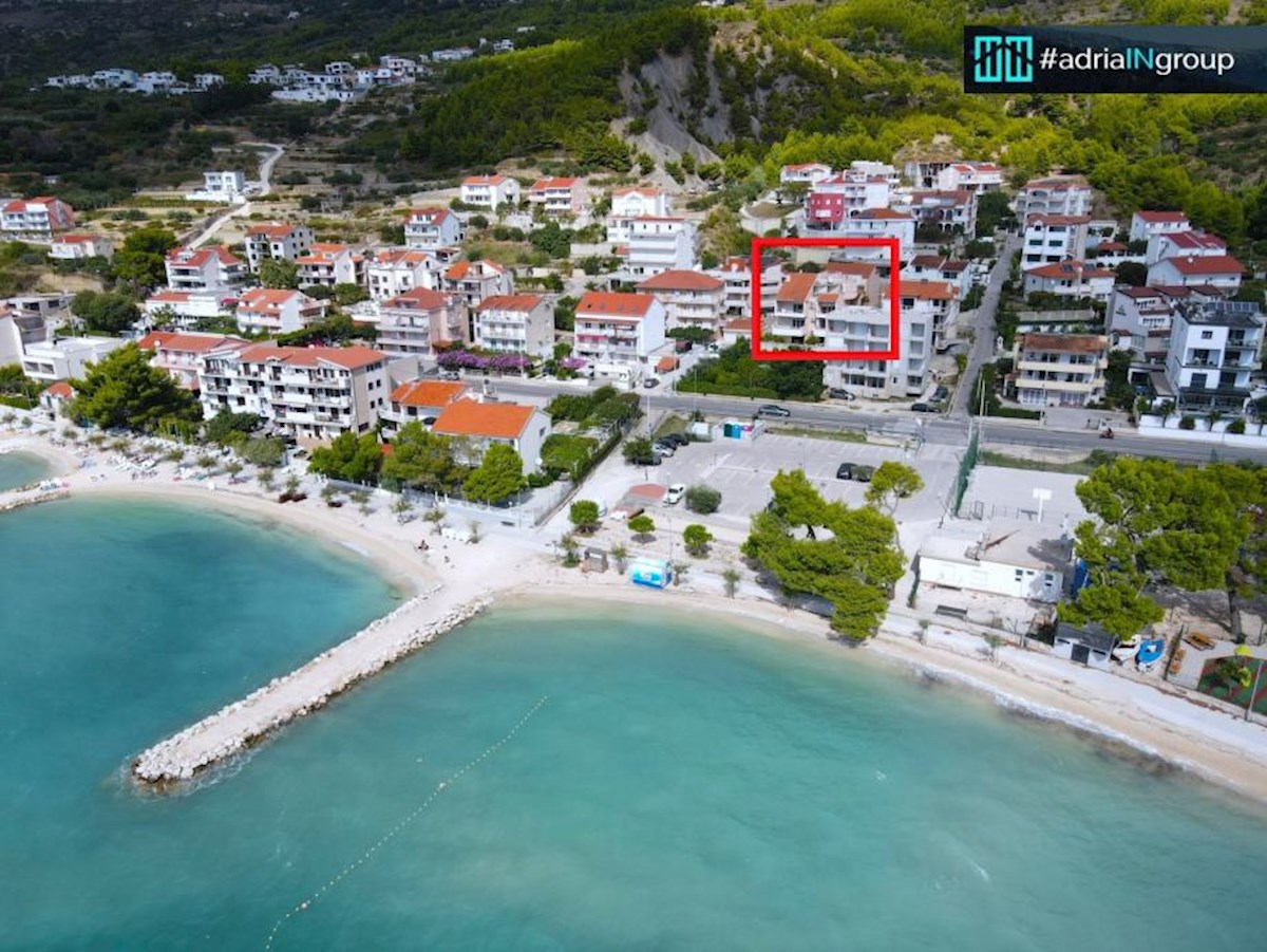 Manjša stanovanjska stavba na atraktivni lokaciji – Podstrana / preberite opis