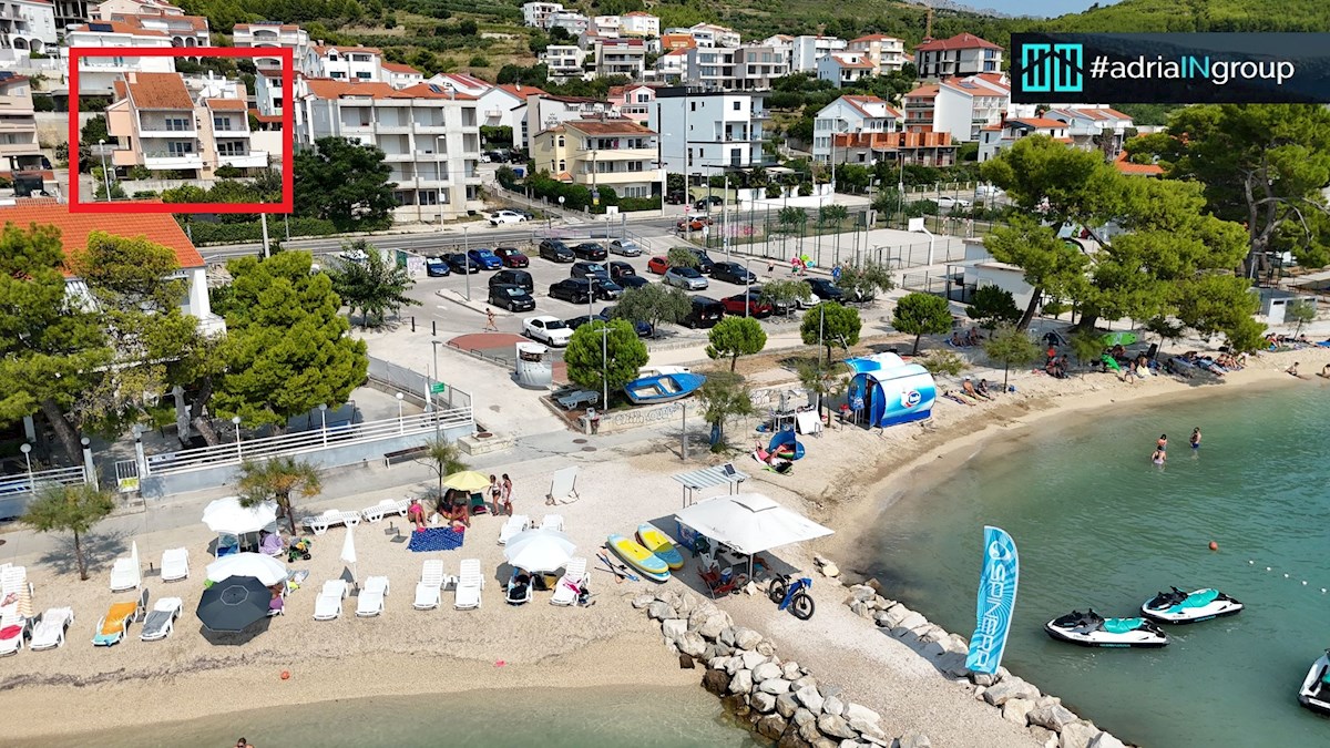 Manjša stanovanjska stavba na atraktivni lokaciji – Podstrana / preberite opis