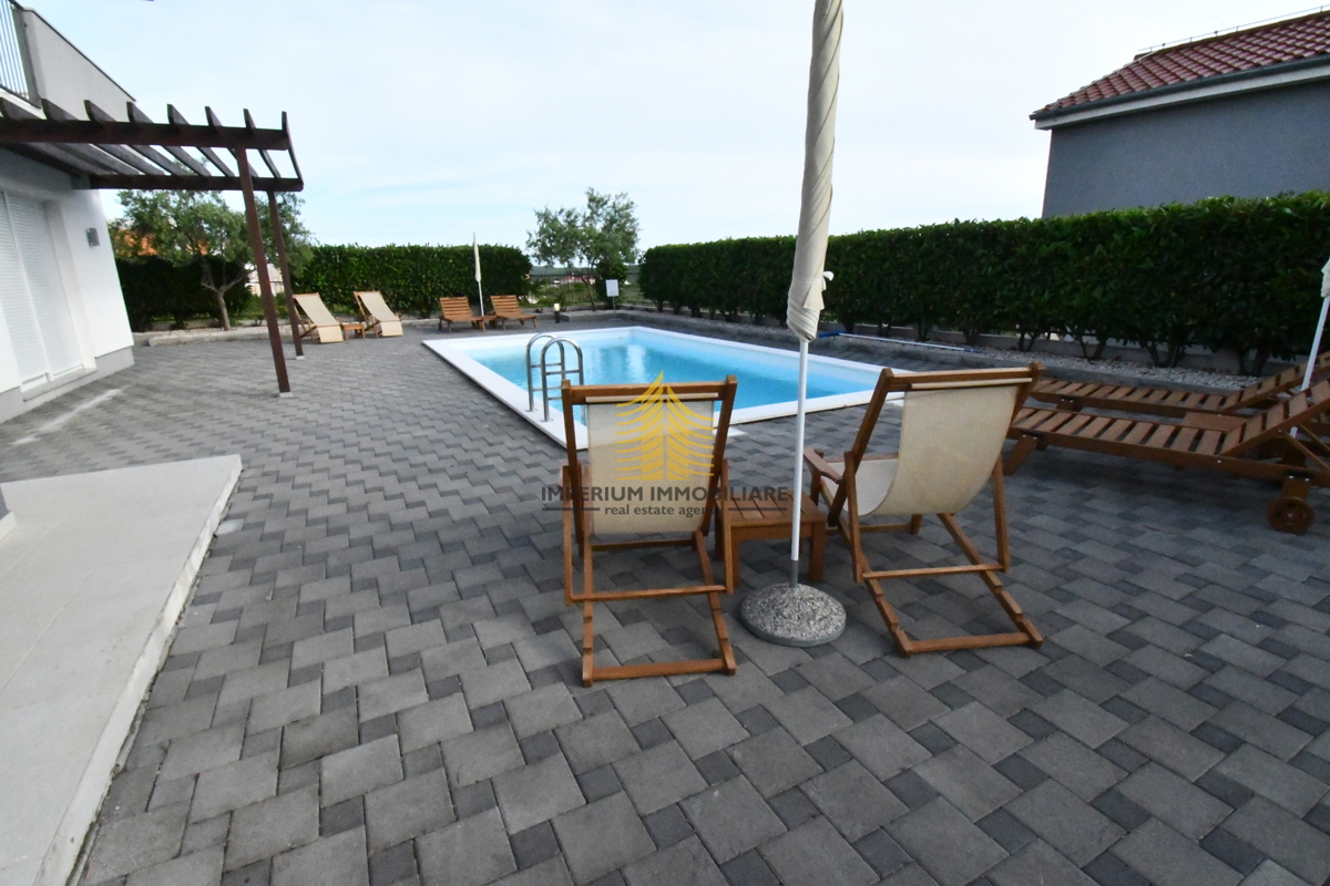 Hiša, Prodaja, Vila