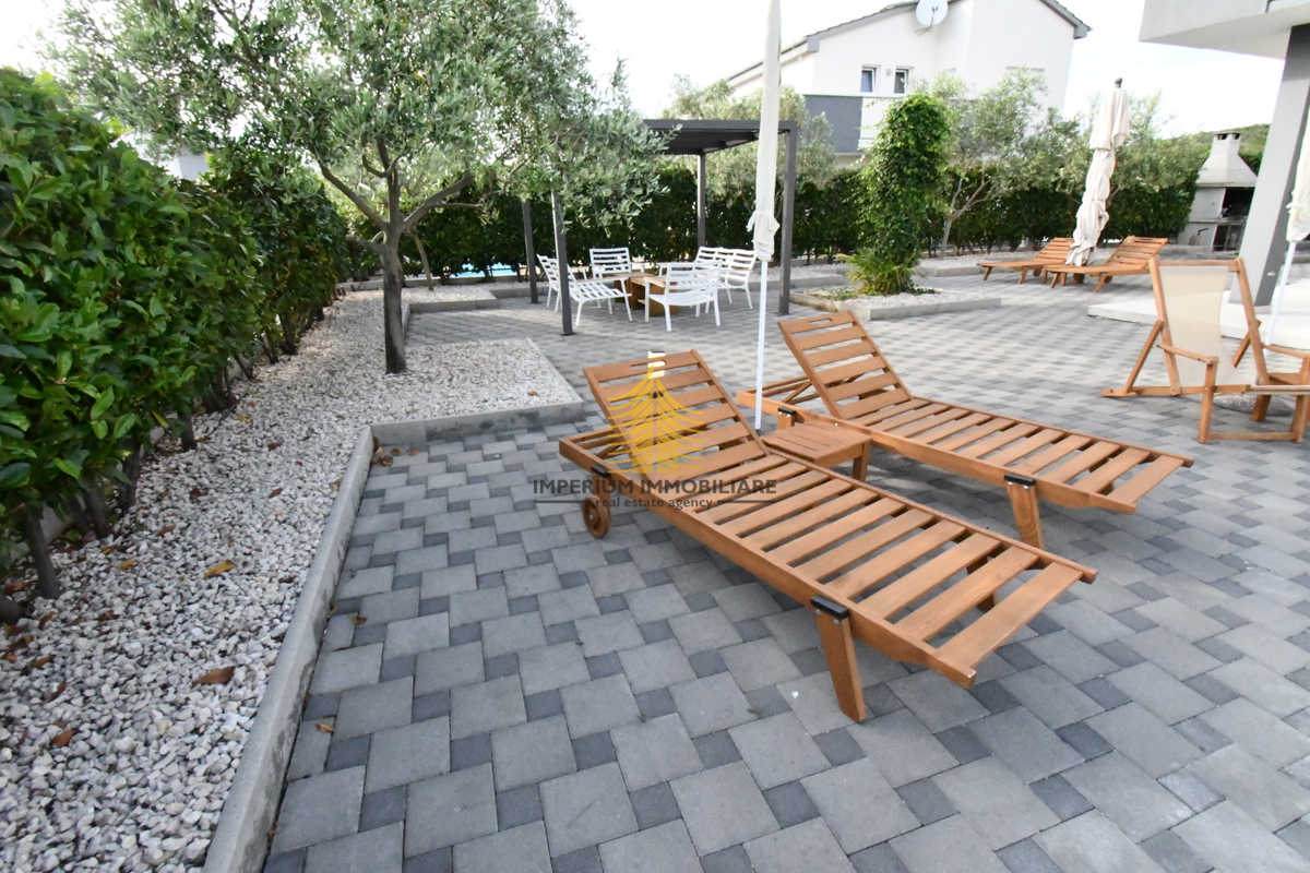 Hiša, Prodaja, Vila