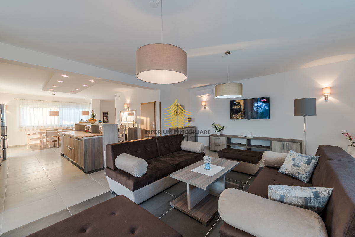 Hiša, Prodaja, Vila