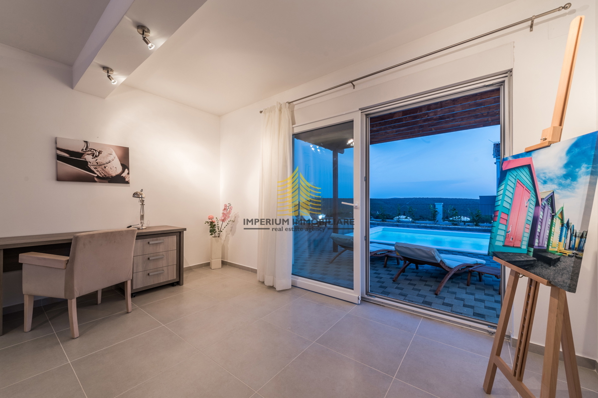 Hiša, Prodaja, Vila