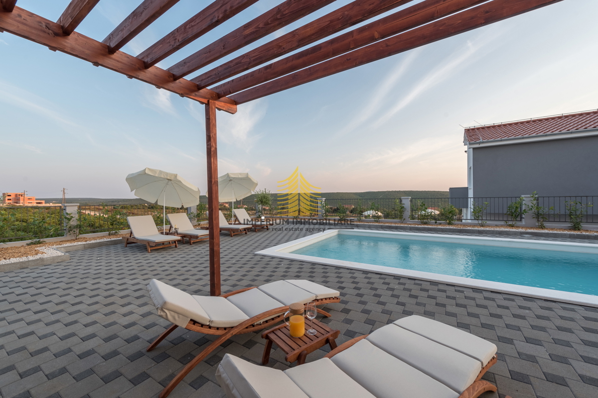 Hiša, Prodaja, Vila