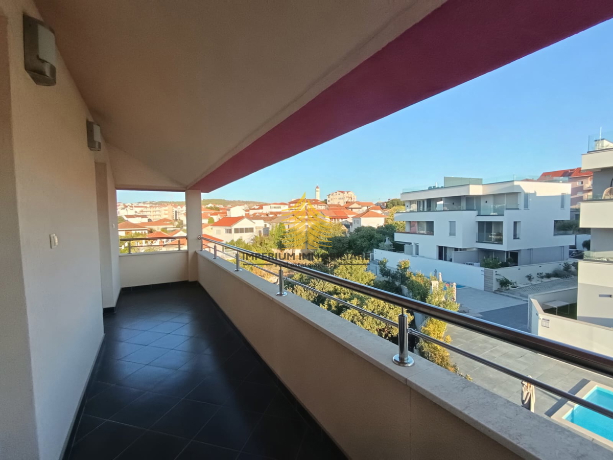 Stan, Prodaja, Okrug, Okrug Donji, 110 m2, 3,5-sobno (3P+DB)