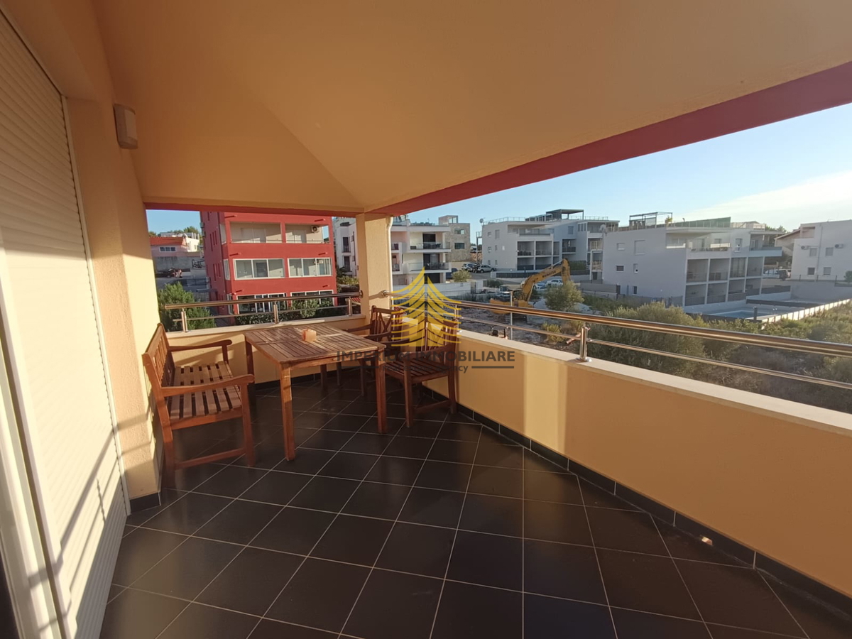 Stan, Prodaja, Okrug, Okrug Donji, 110 m2, 3,5-sobno (3P+DB)