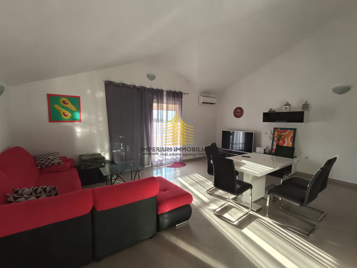 Stan, Prodaja, Okrug, Okrug Donji, 110 m2, 3,5-sobno (3P+DB)