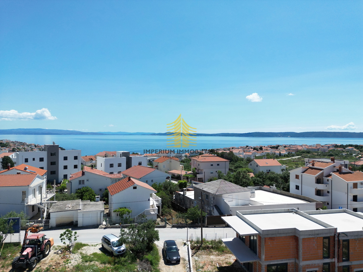 Stan, Prodaja, Okrug, Okrug Gornji, 132 m2, 2,5-prostorski (2P+DB)