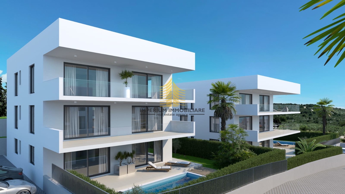 Stan, Prodaja, Okrug, Okrug Gornji, 132 m2, 2,5-prostorski (2P+DB)