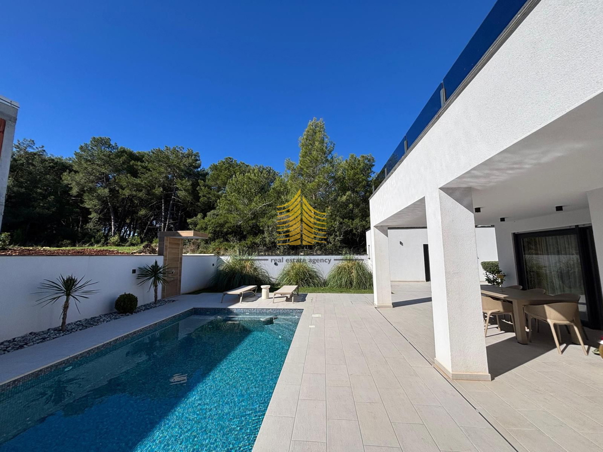 Hiša, prodaja, Pula, Valmade, 733 m2, samostojna