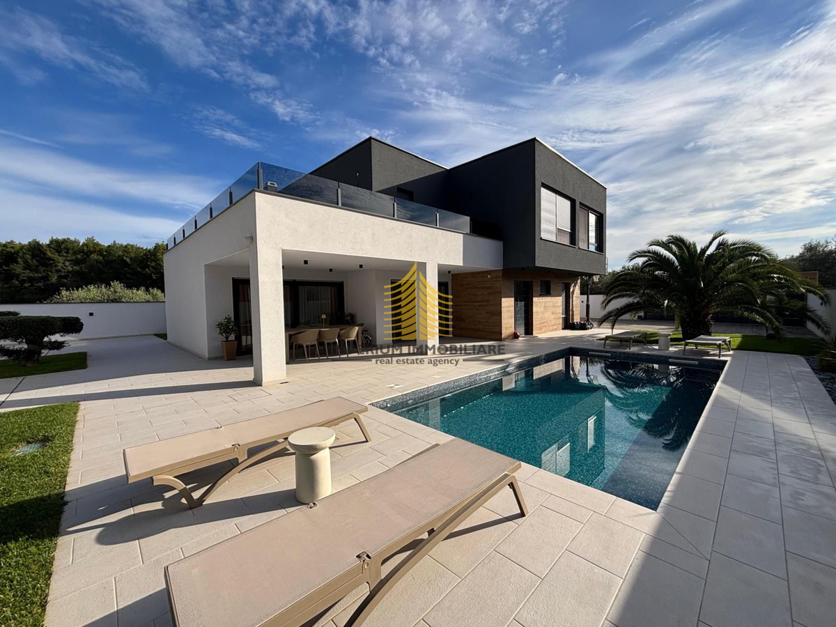 Hiša, prodaja, Pula, Valmade, 733 m2, samostojna