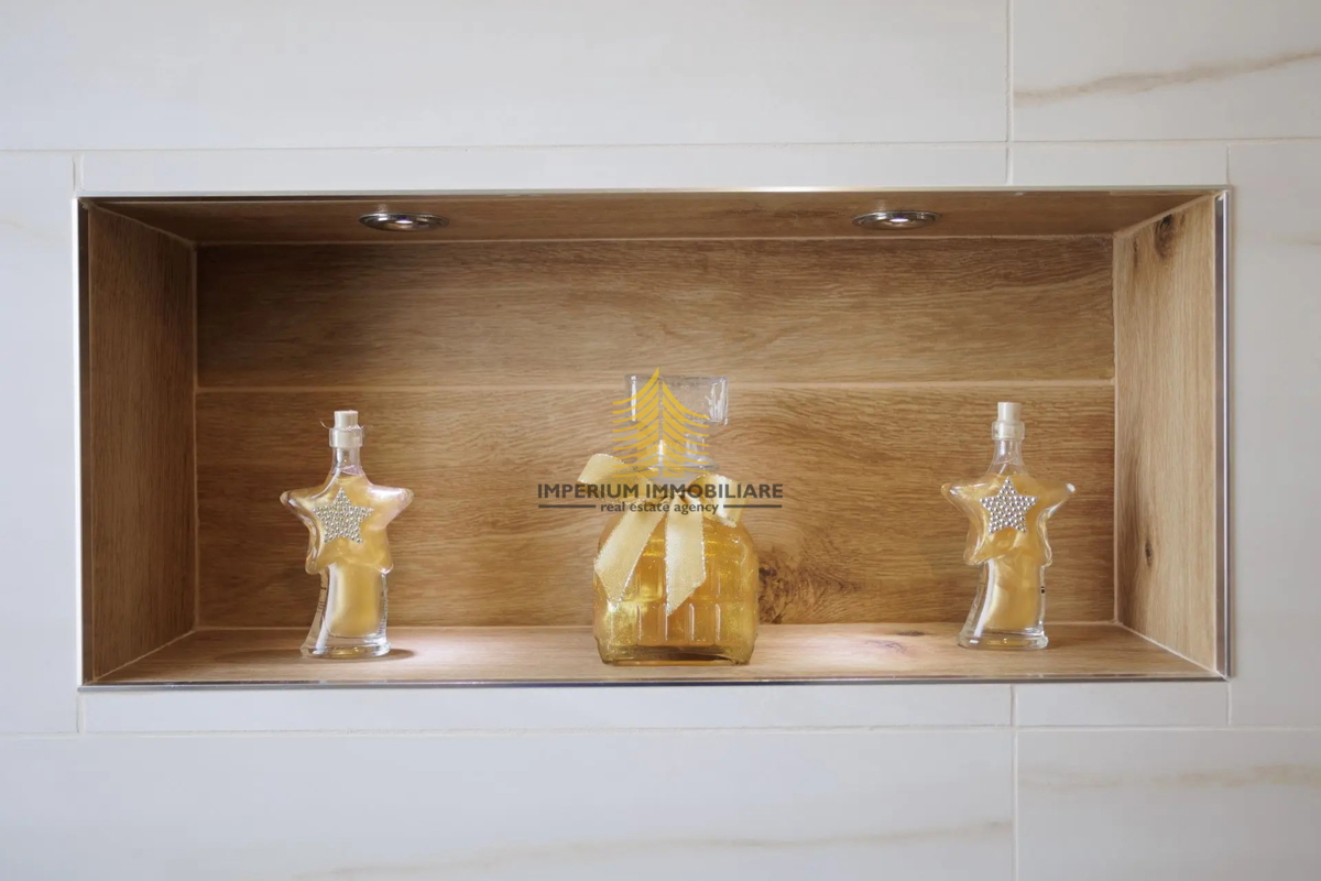 Hiša, prodaja, Kaštel Stari, 190 m2, samostojna