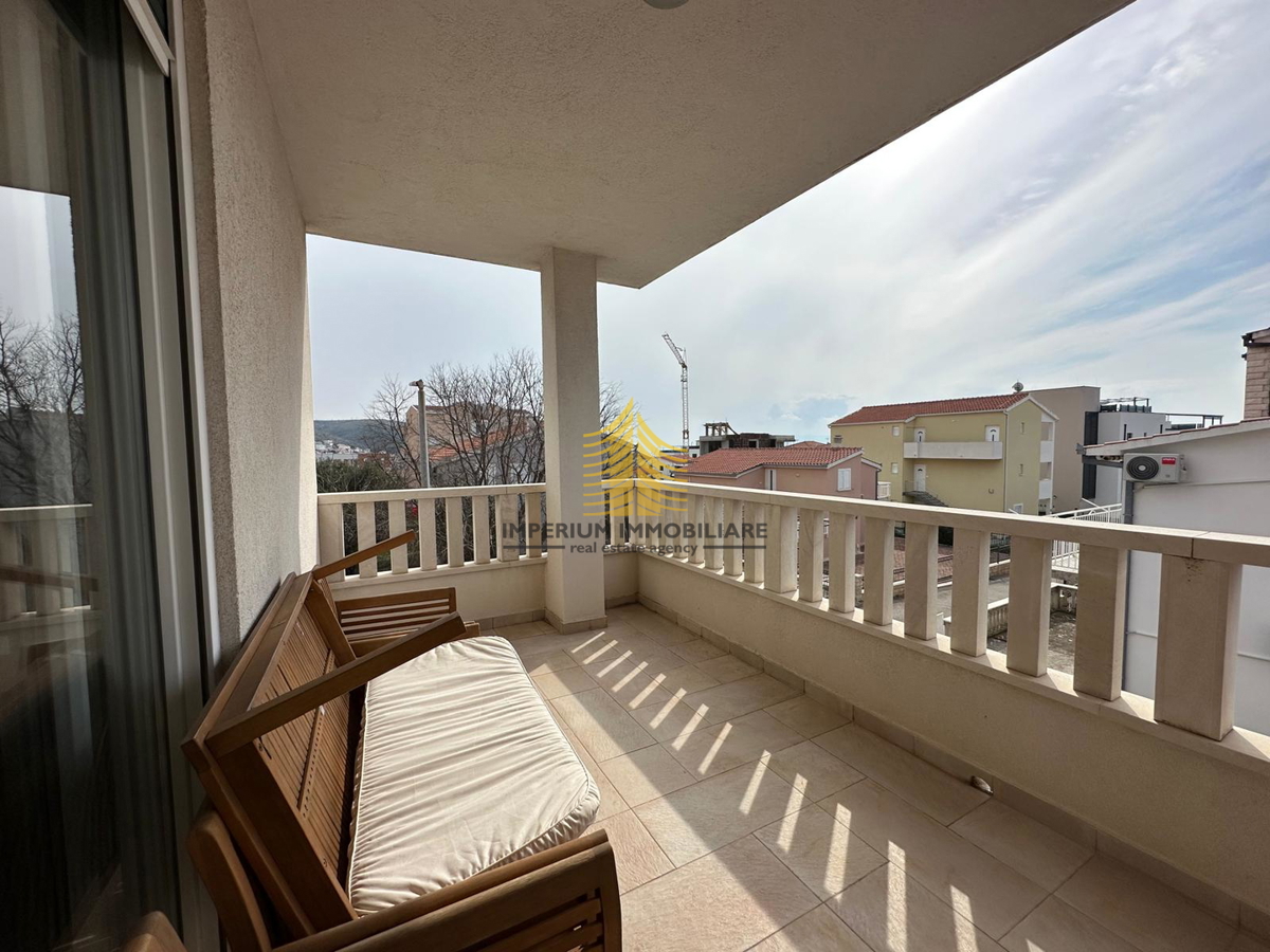 Stanovanje, prodaja, Okrug, Okrug Gornji, 71,40 m2, 2,5-sobno (2S+DB)