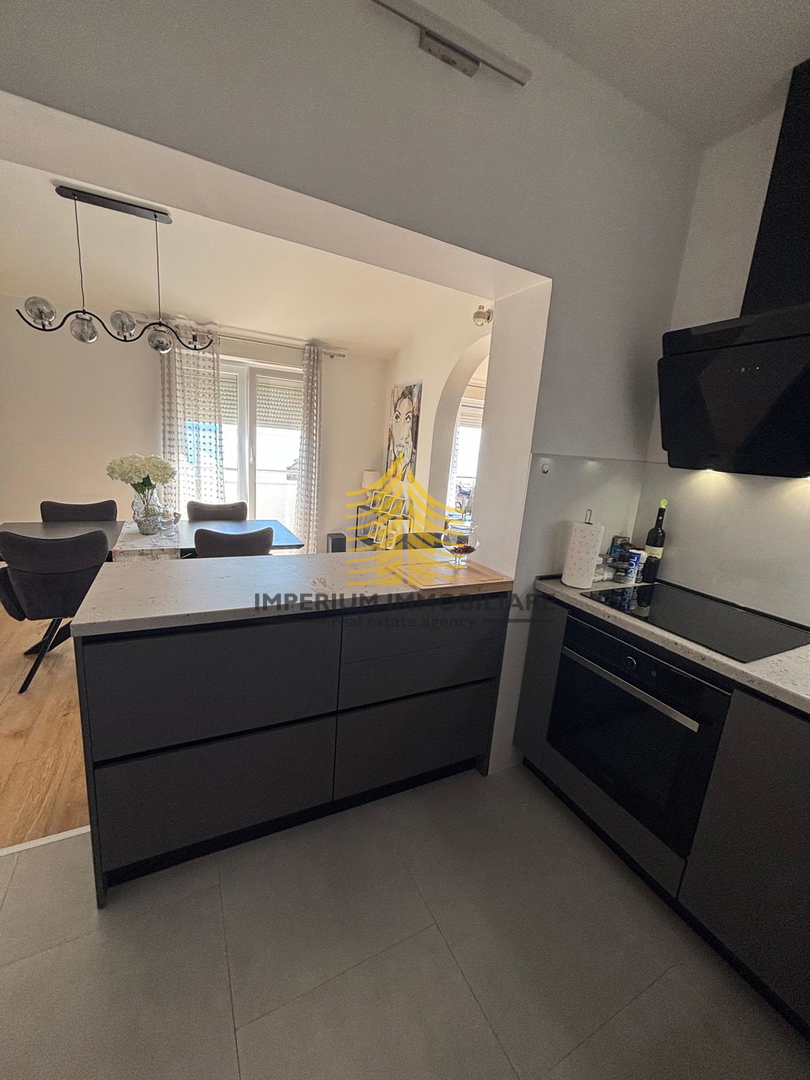 Stan, prodaja, Split, Žnjan, 100 m2, 3-prostorski