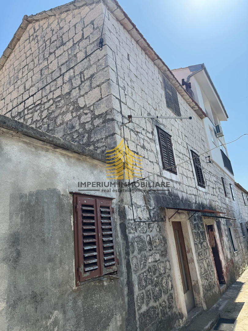 Hiša, Prodaja, Okrog, Okrog Gornji, 110 m2, V vrsti