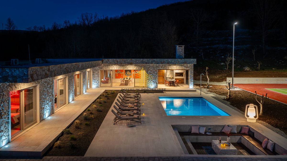 Hiša, Prodaja, Prisoje, 240 m2, Samostojna