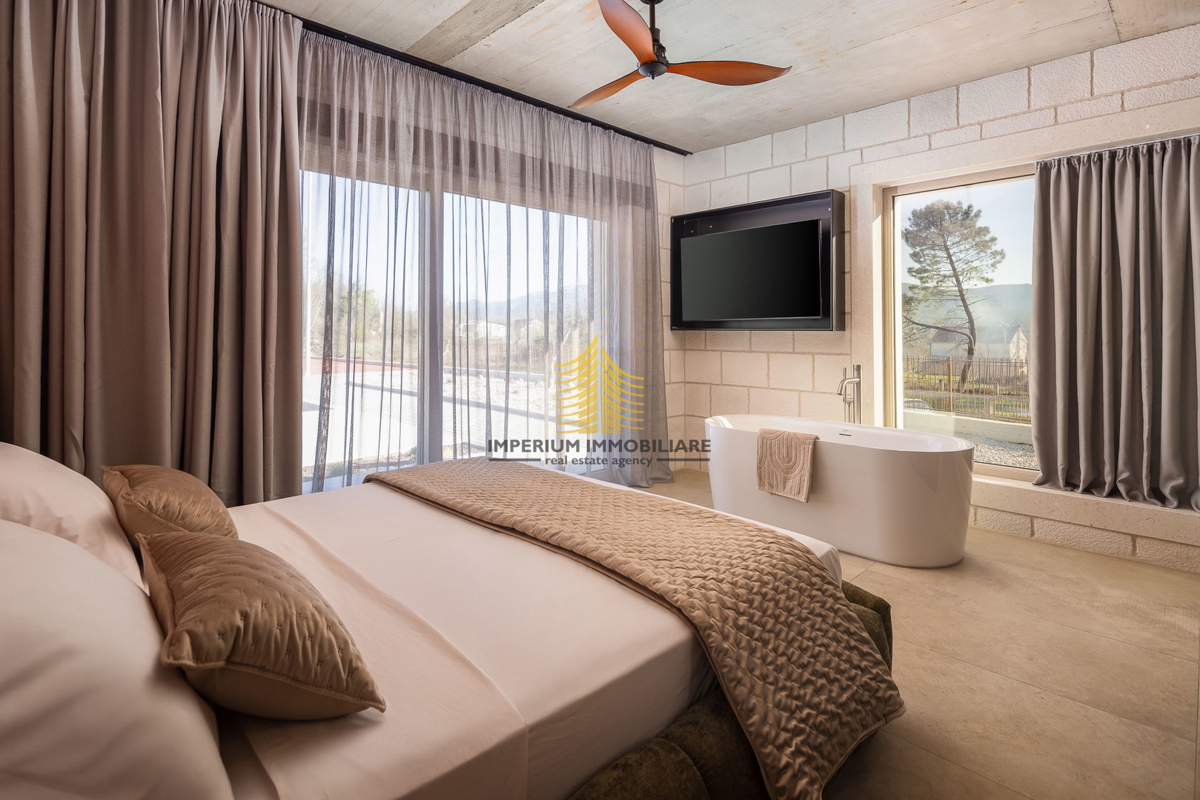 Hiša, Prodaja, Prisoje, 240 m2, Samostojna