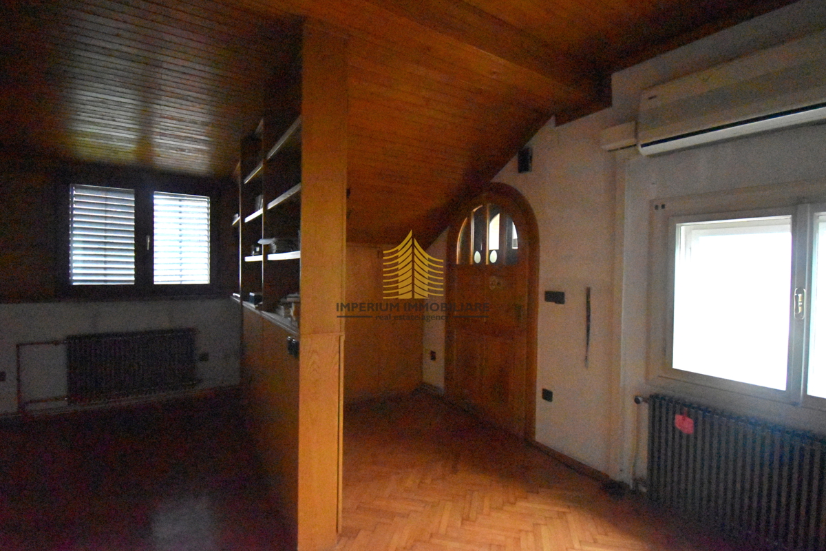 Hiša, Prodaja, Gornji Grad - Medveščak, Gornji grad, 300 m2, Samostojna