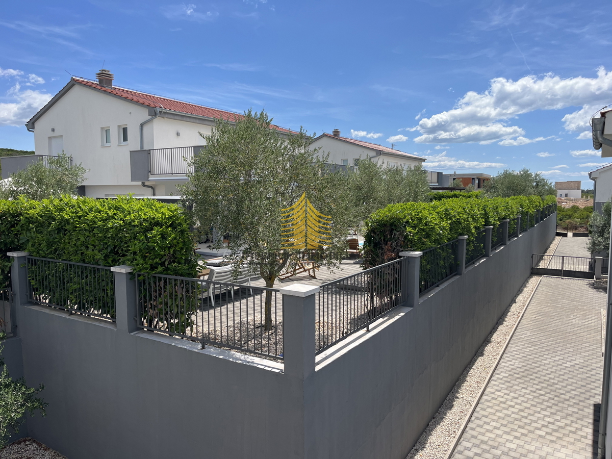 Hiša, prodaja, Sukošan, Debeljak, 251 m2, vila