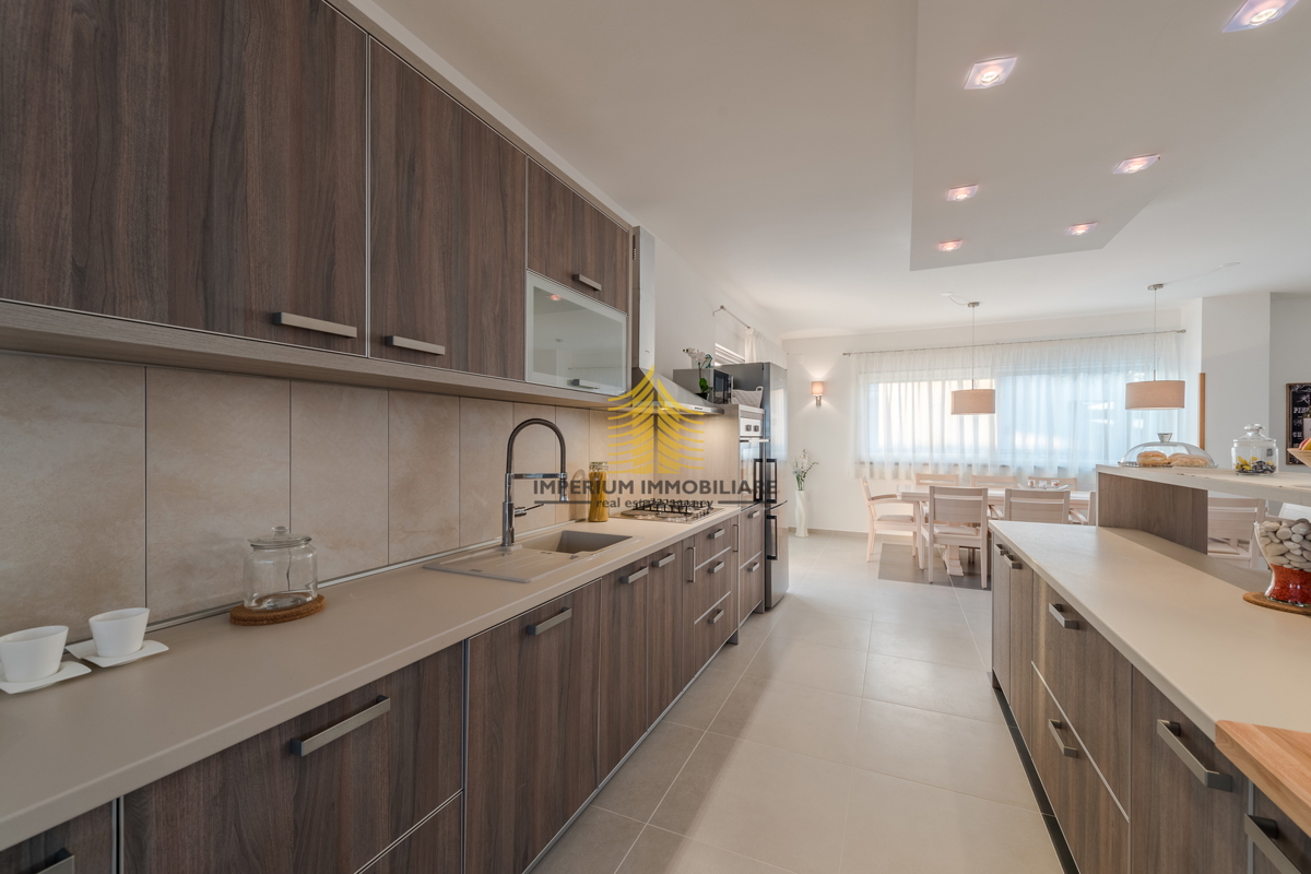 Hiša, prodaja, Sukošan, Debeljak, 251 m2, vila