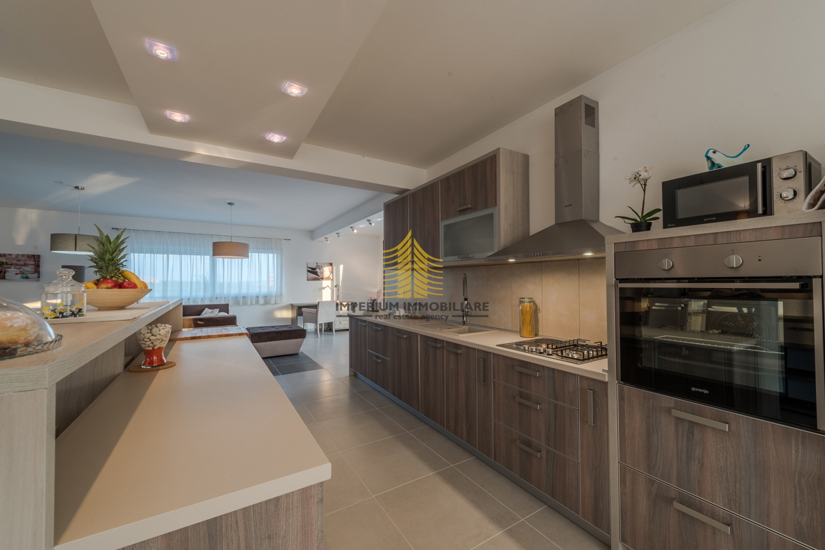 Hiša, prodaja, Sukošan, Debeljak, 251 m2, vila