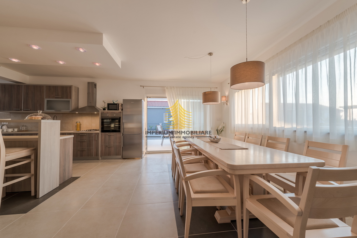 Hiša, prodaja, Sukošan, Debeljak, 251 m2, vila