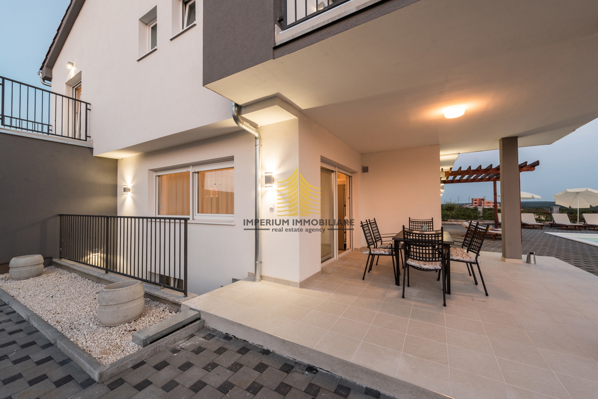 Hiša, prodaja, Sukošan, Debeljak, 251 m2, vila