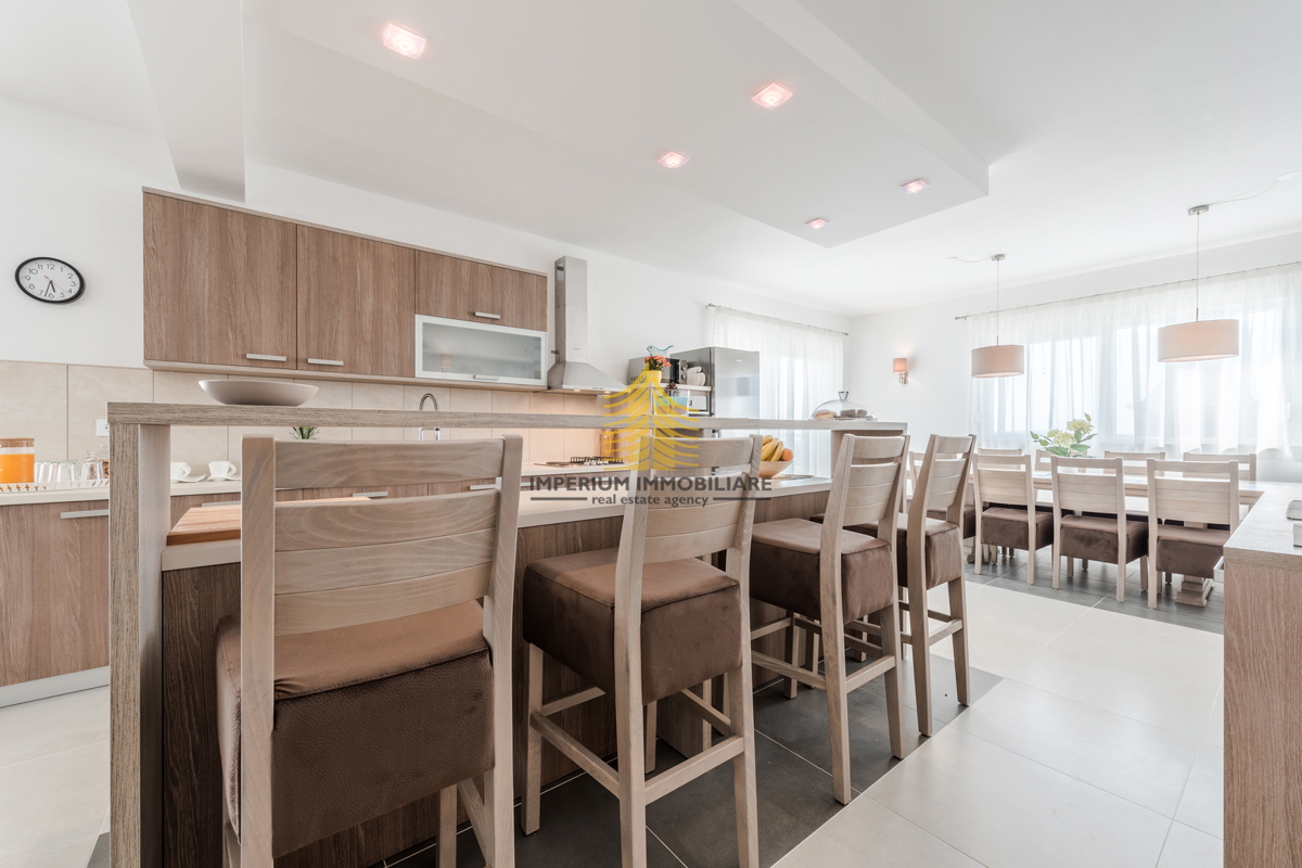 Hiša, Prodaja, Sukošan, Debeljak, 188 m2, Vila