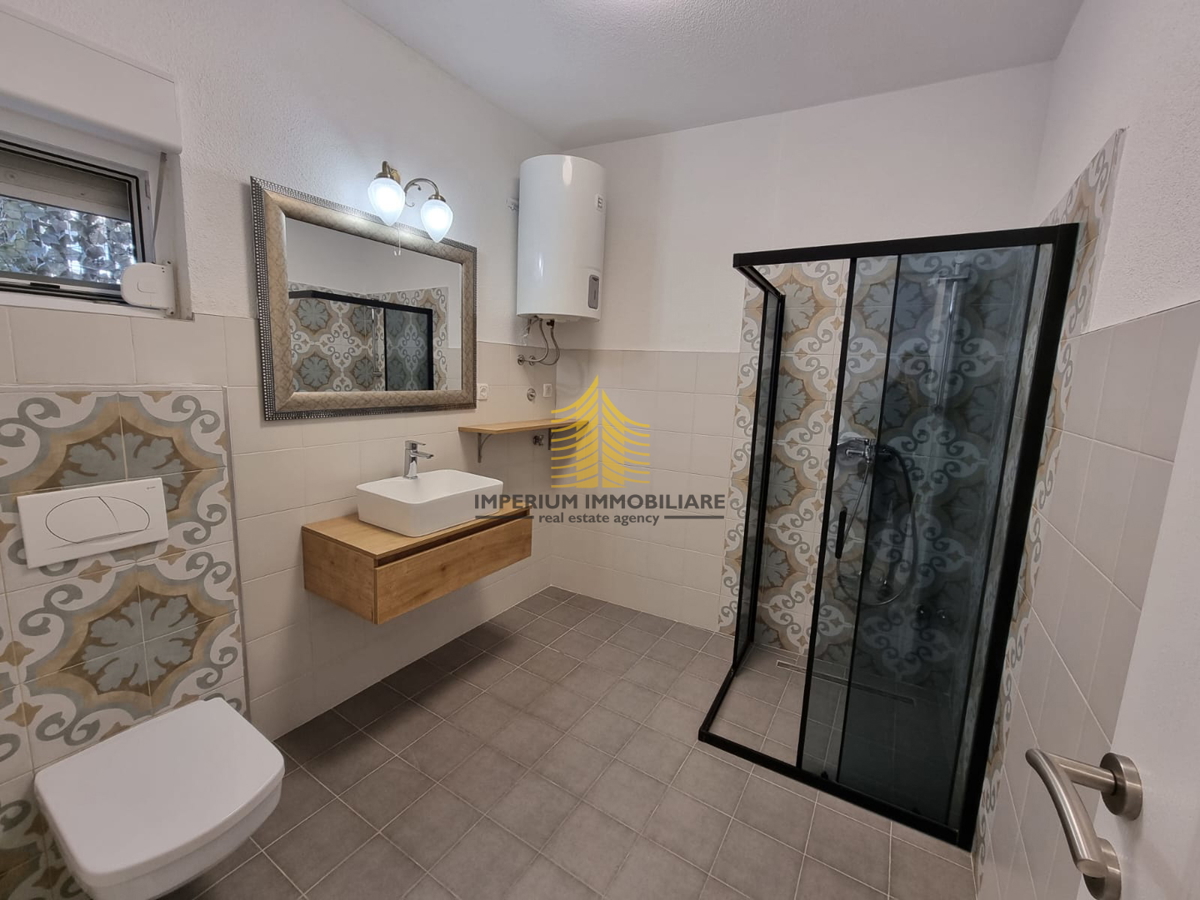 Stan, Prodaja, Okrug, Okrug Gornji, 68 m², 2,5-prostorska stanovanje (2P + DPN)