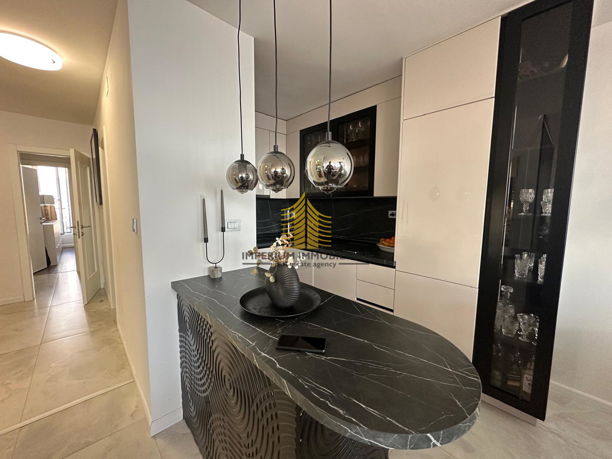 Stanovanje, prodaja, Split, Trstenik, 85 m2, 3,5-sobno (3S+DB)