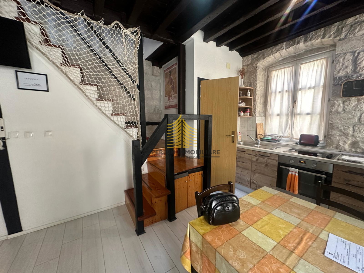 Stanovanje, prodaja, Trogir, 51,71 m2, 1,5-sobno (1S+DB)