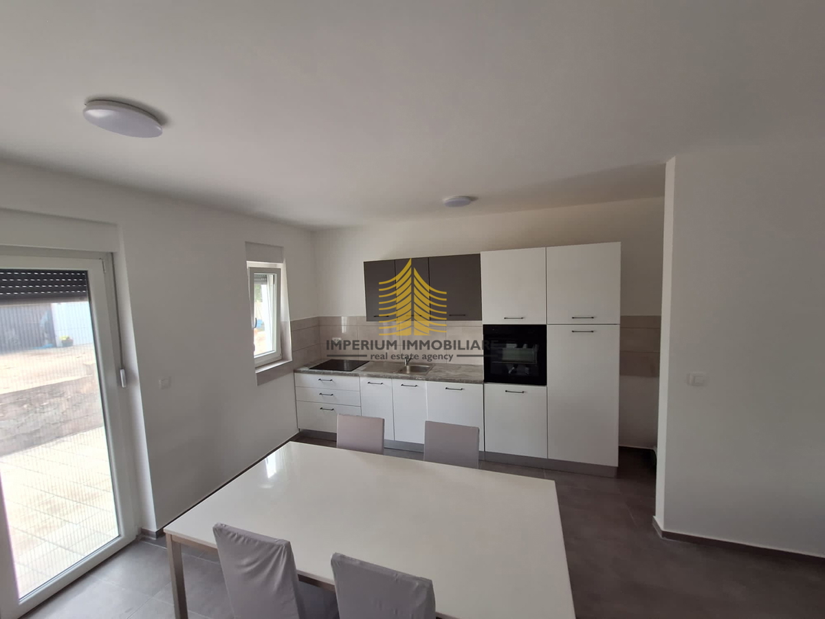 Stanovanje, prodaja, Ražanac, 75 m2, 2,5-prostorsko (2P+DB)