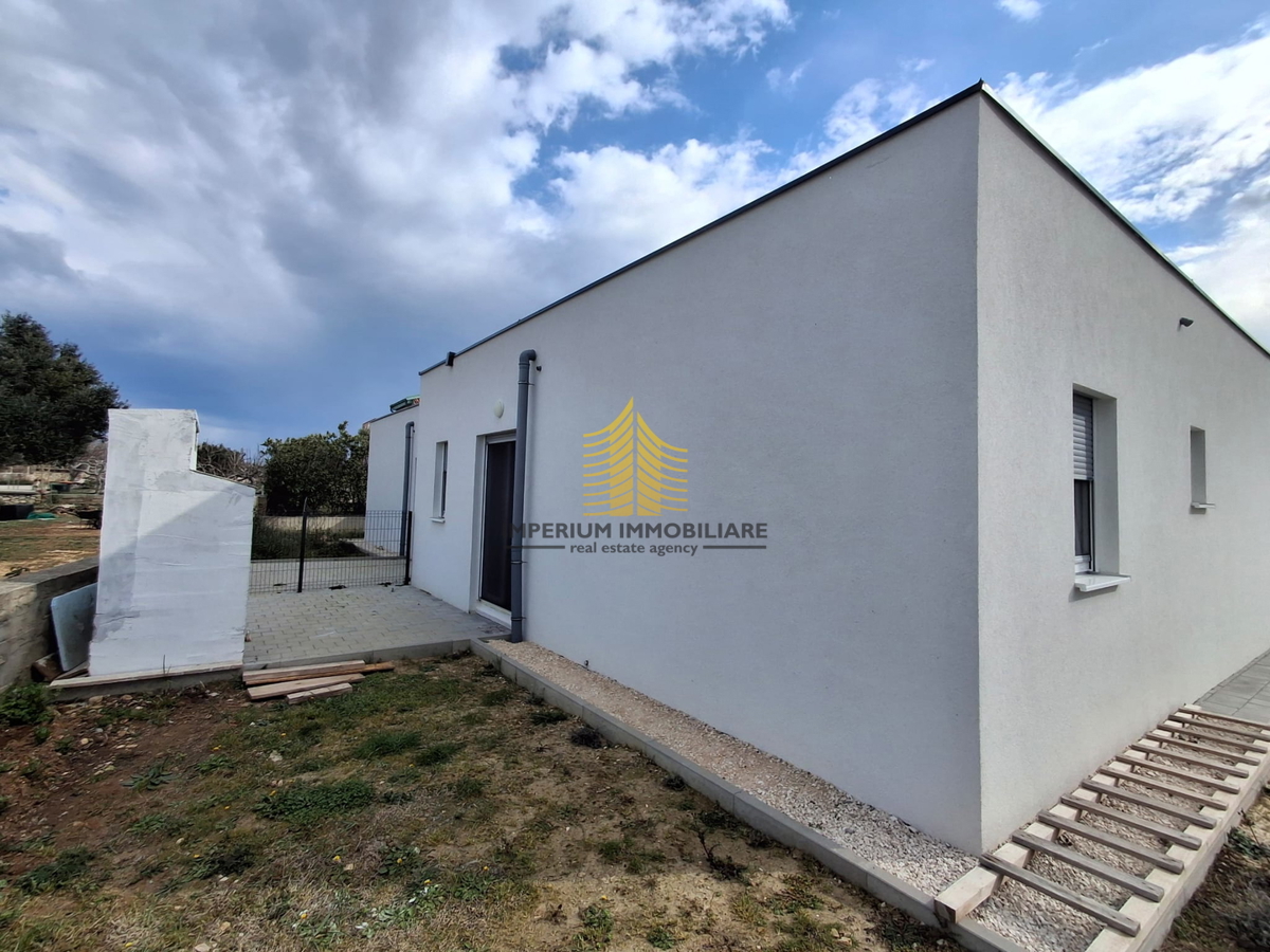 Stanovanje, prodaja, Ražanac, 75 m2, 2,5-prostorsko (2P+DB)