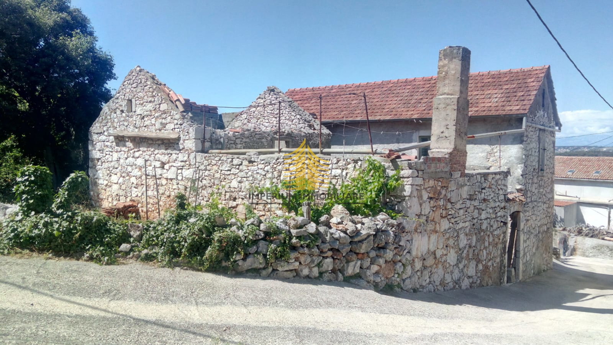 Hiša, Prodaja, Tkon, 350 m2, Samostojna