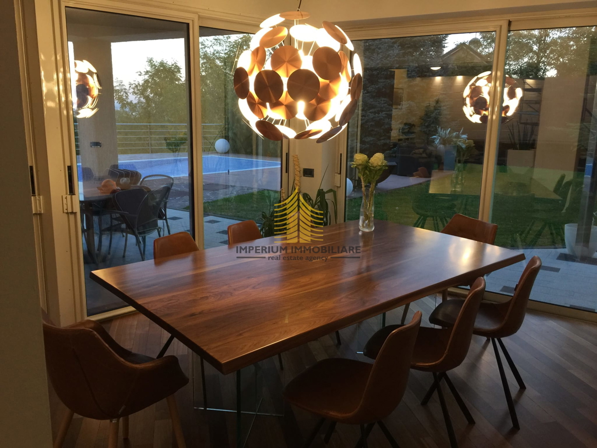 Hiša, Prodaja, Zagreb, Gajnice, 300 m2, Samostojna