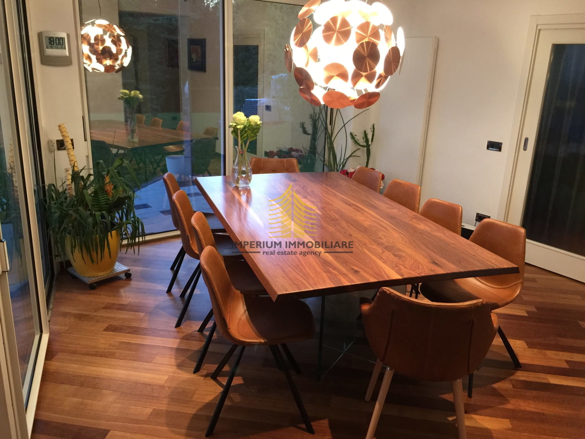 Hiša, Prodaja, Zagreb, Gajnice, 300 m2, Samostojna