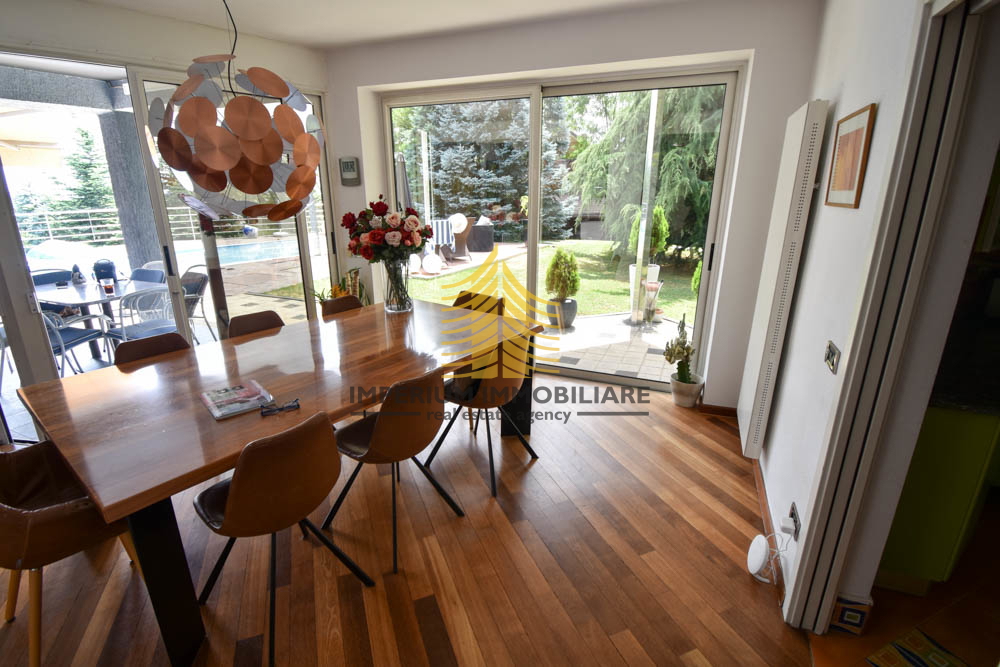 Hiša, Prodaja, Zagreb, Gajnice, 300 m2, Samostojna