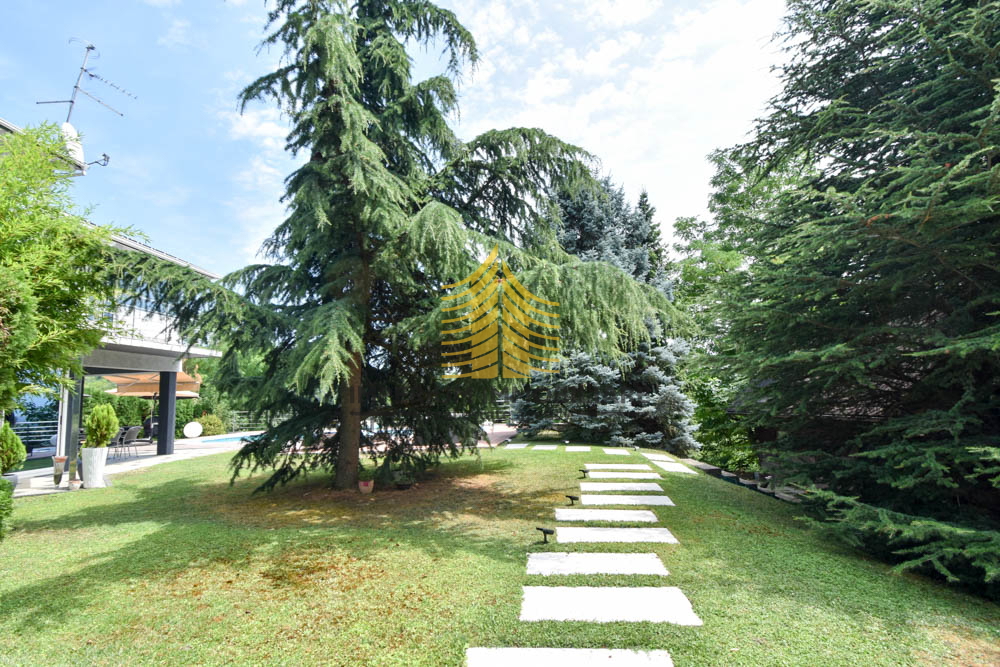 Hiša, Prodaja, Zagreb, Gajnice, 300 m2, Samostojna