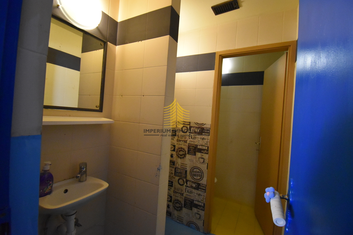 Poslovni prostor, prodaja, Zagreb, Vrbani, 55 m2, lokal ob cesti