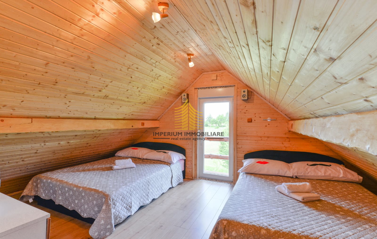 Hiša, Prodaja, Gračac, 210 m2, Samostojna