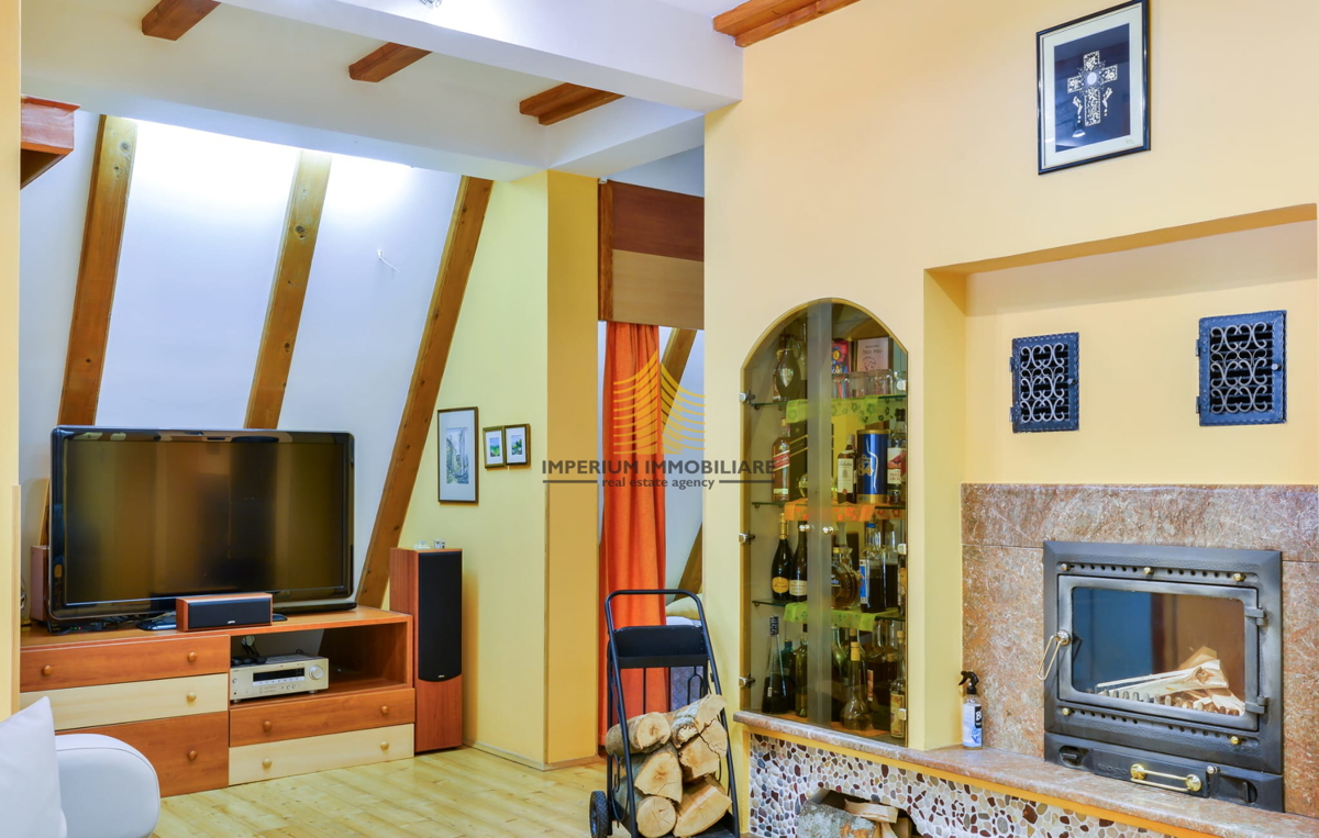 Hiša, Prodaja, Gračac, 210 m2, Samostojna
